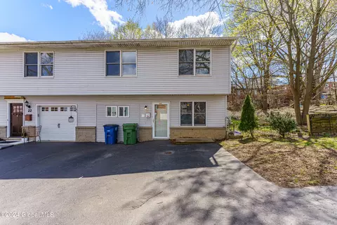 24 Hamilton St, Cohoes, NY 12047