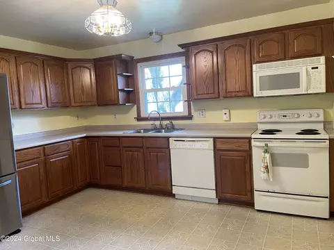 Kitchen - 15 Ralmar Dr, Glenville, NY 12302 photo 1 of 3
