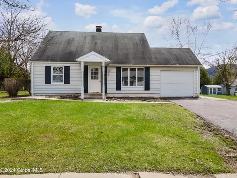 112 Pleasantview Dr, Cobleskill, NY 12043