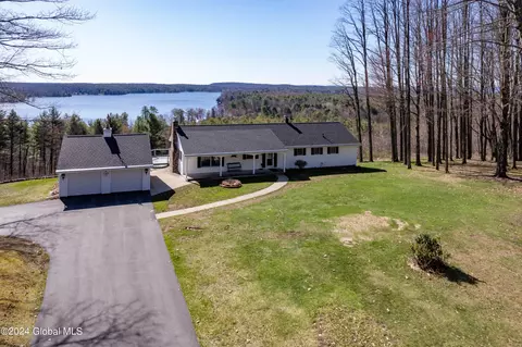 1201 Ridge Rd, Broadalbin, NY 12025
