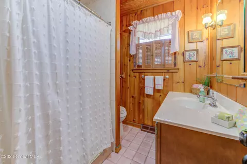 Bath - 1201 Ridge Rd, Broadalbin, NY 12025 photo 1 of 3