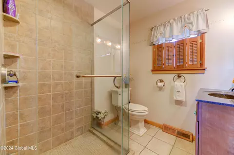 Bath - 1201 Ridge Rd, Broadalbin, NY 12025 photo 3 of 3