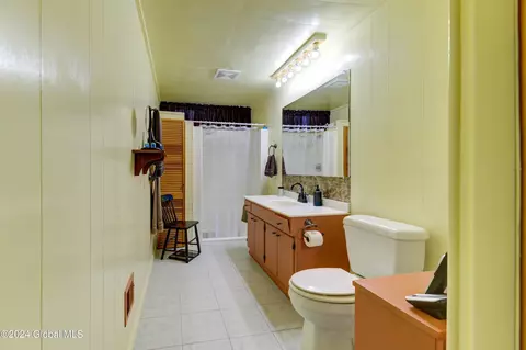 Bath - 1201 Ridge Rd, Broadalbin, NY 12025 photo 2 of 3