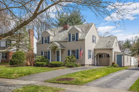 13 Tudor Rd, Albany, NY 12203