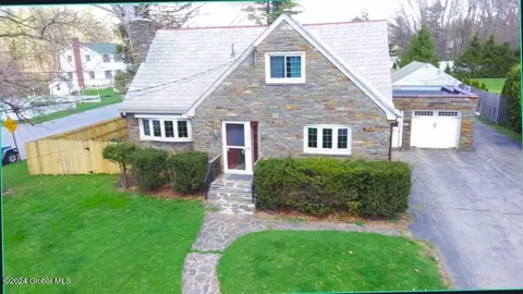 398 Giffords Church Rd, Schenectady, NY 12306