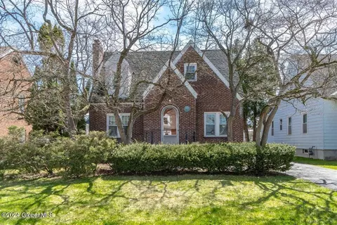 11 Turner Pl, Albany, NY 12209