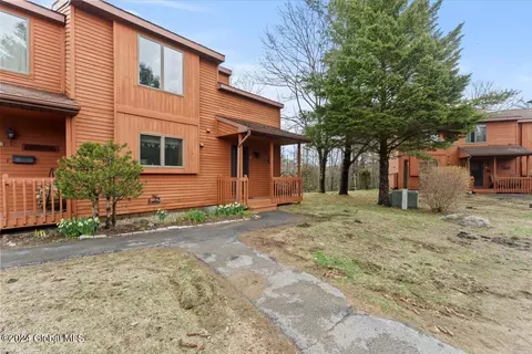 47 Summit Rdg #O, North Creek, NY 12853