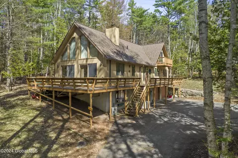 3 James St, Adirondack, NY 12808