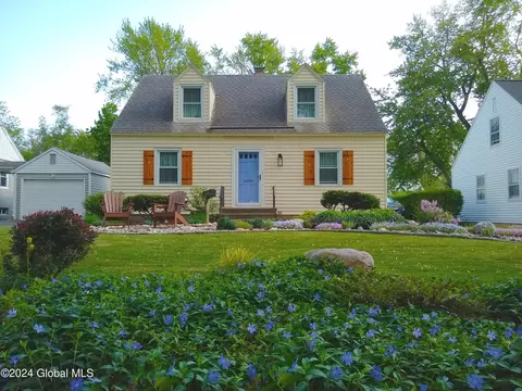 2008 Arkona Ct, Niskayuna, NY 12309