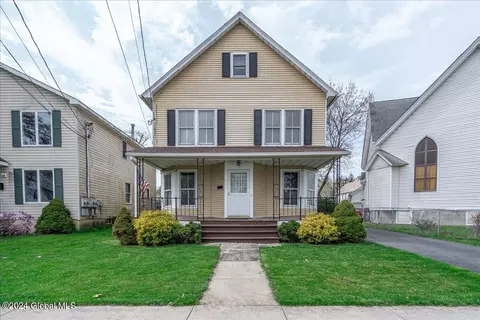17 Central Ave, Ravena, NY 12143