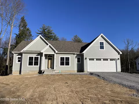 35 Burnham Rd, Wilton, NY 12831