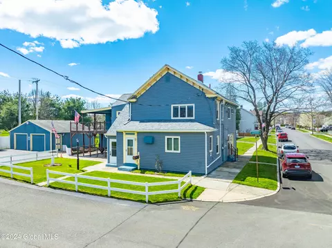 18 1st St, Watervliet, NY 12189