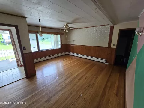 Living - 2185 Lenox Rd, Schenectady, NY 12308 photo 3 of 7
