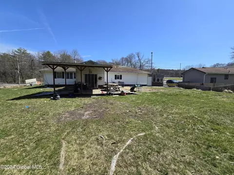 Exterior - 2185 Lenox Rd, Schenectady, NY 12308 photo 4 of 5