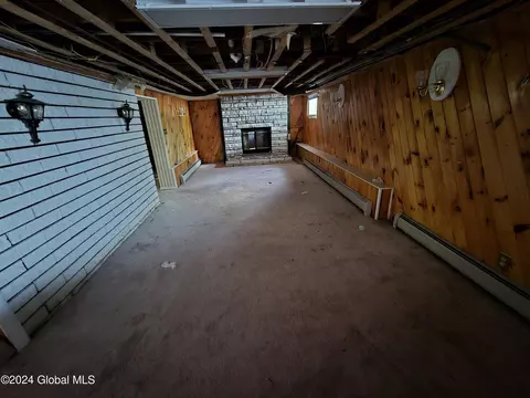 Living - 2185 Lenox Rd, Schenectady, NY 12308 photo 6 of 7