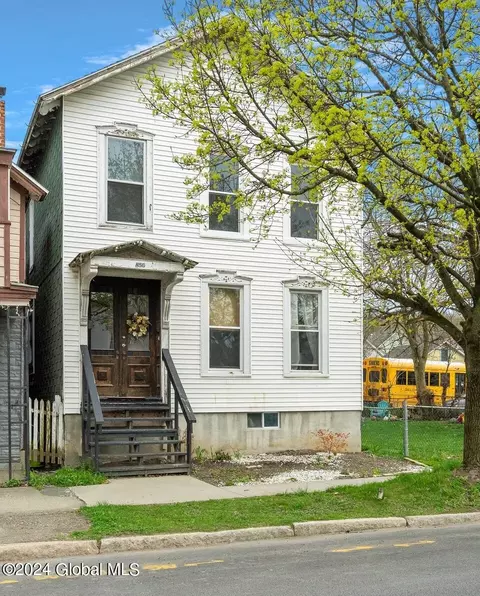 850 5th Ave, Troy, NY 12182