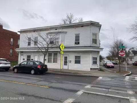 714 19th St, Watervliet, NY 12189