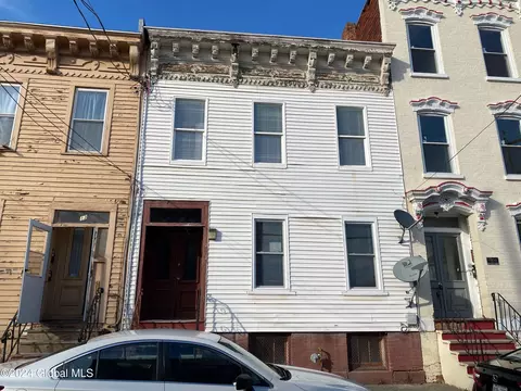 11 Osborne St, Albany, NY 12202