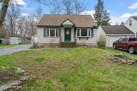 50 New Shaker Rd, Albany, NY 12205