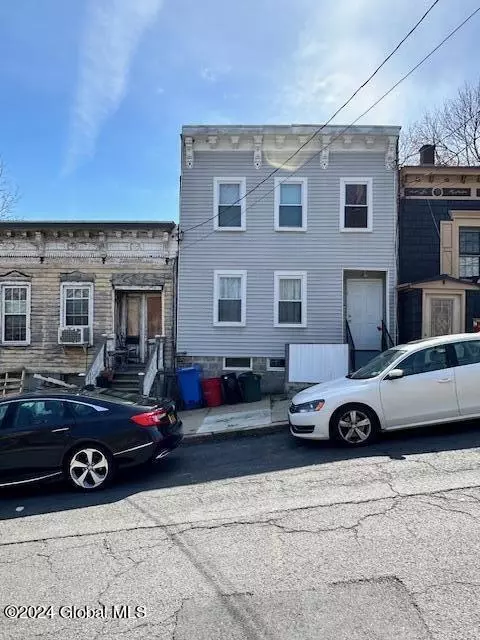 6 Sloan St, Albany, NY 12202