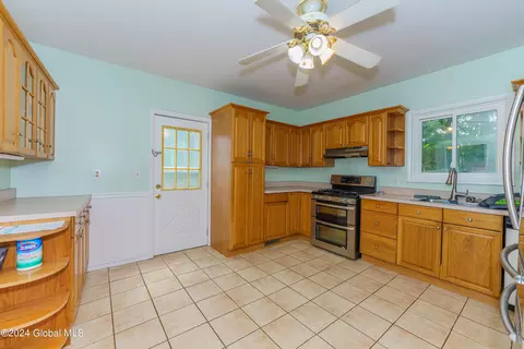 Kitchen - 3162 E Lydius St, Schenectady, NY 12303 photo 5 of 5