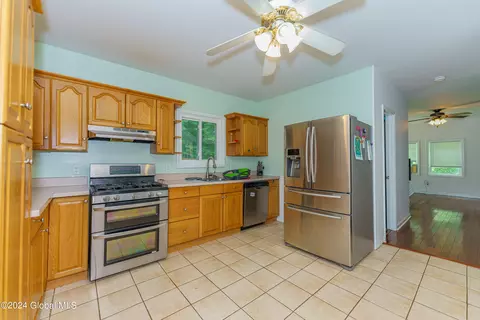 Kitchen - 3162 E Lydius St, Schenectady, NY 12303 photo 2 of 5
