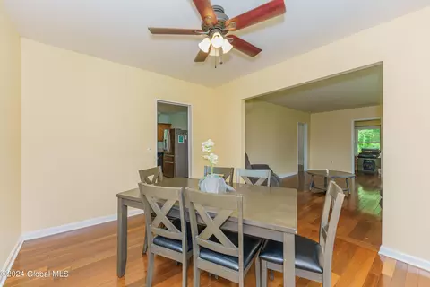 Dining - 3162 E Lydius St, Schenectady, NY 12303 photo 3 of 4