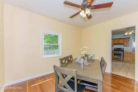 Dining - 3162 E Lydius St, Schenectady, NY 12303 photo 2 of 4