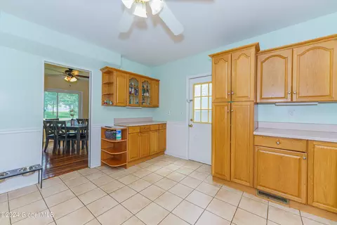 Kitchen - 3162 E Lydius St, Schenectady, NY 12303 photo 4 of 5