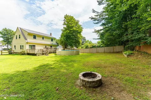 Exterior - 3162 E Lydius St, Schenectady, NY 12303 photo 8 of 14