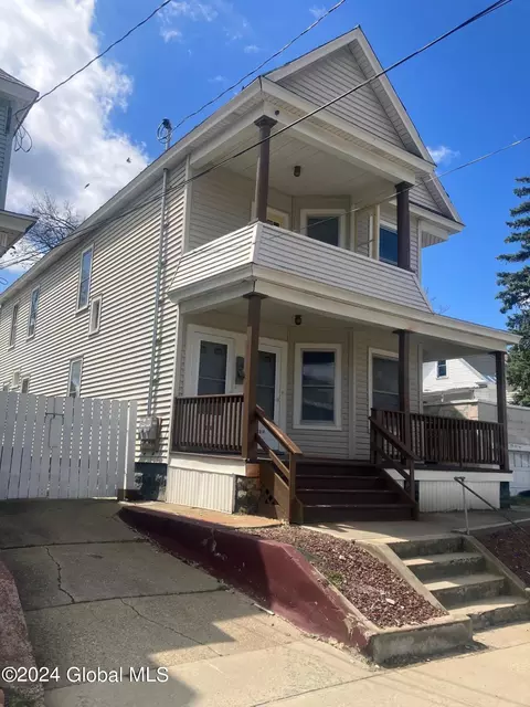 Exterior - 1014 Bridge St, Schenectady, NY 12303 photo 2 of 3