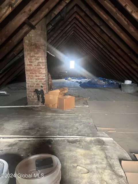 Exterior - 1014 Bridge St, Schenectady, NY 12303 photo 3 of 3