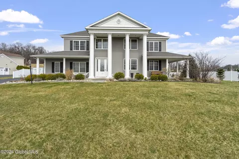 202 Lape Rd, Rensselaer, NY 12144