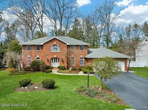 3054 New Williamsburg Dr, Schenectady, NY 12303
