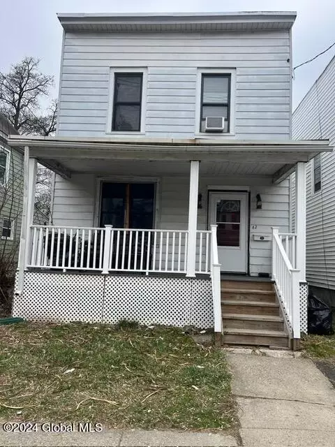 42 Hurlbut St, Albany, NY 12209