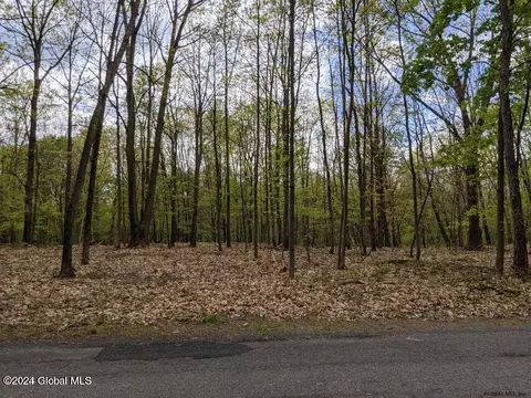 91 Liberty Rd, Troy, NY 12180