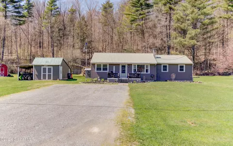 557 West Rd, Fort Ann, NY 12827