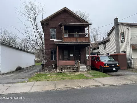 82 Spring St, Gloversville, NY 12078