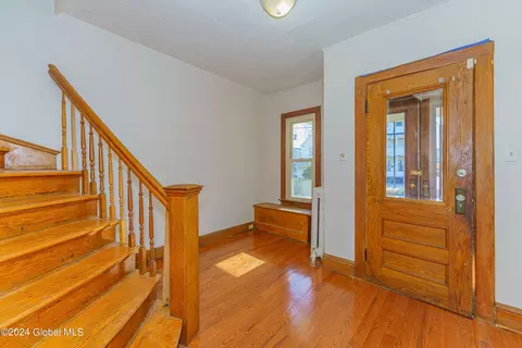 Entry Way - 442 Eleanor St, Schenectady, NY 12306 photo 2 of 5