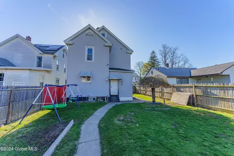 Exterior - 442 Eleanor St, Schenectady, NY 12306 photo 8 of 10