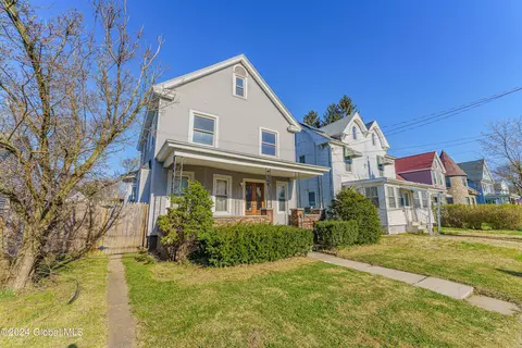 Exterior - 442 Eleanor St, Schenectady, NY 12306 photo 3 of 10