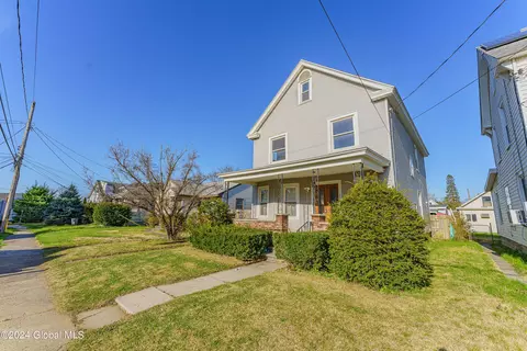 Exterior - 442 Eleanor St, Schenectady, NY 12306 photo 2 of 10