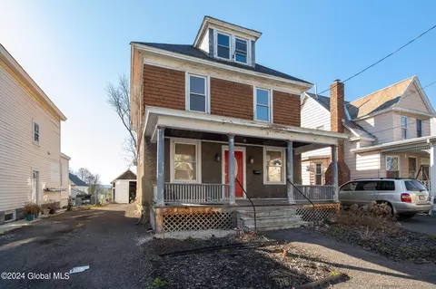 1821 Lenox Rd, Schenectady, NY 12308