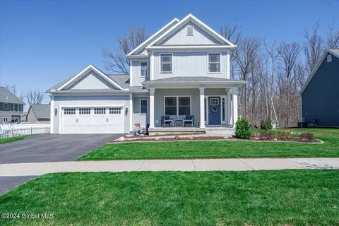 3 Katharine Ct, Ballston Lake, NY 12019