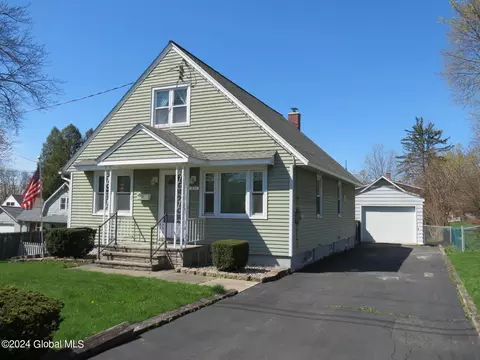 211 Tampa Ave, Rensselaer, NY 12144