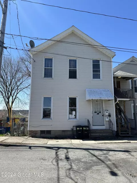 18 Crockett Ave, Troy, NY 12180