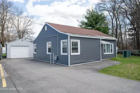 77 Consaul Rd, Albany, NY 12205