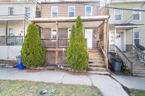 822 2nd St, Rensselaer, NY 12144