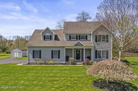 40 Long Creek Dr, Burnt Hills, NY 12027