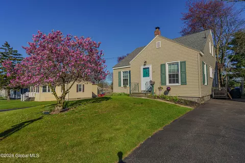 20 Hackett Ave, Albany, NY 12205
